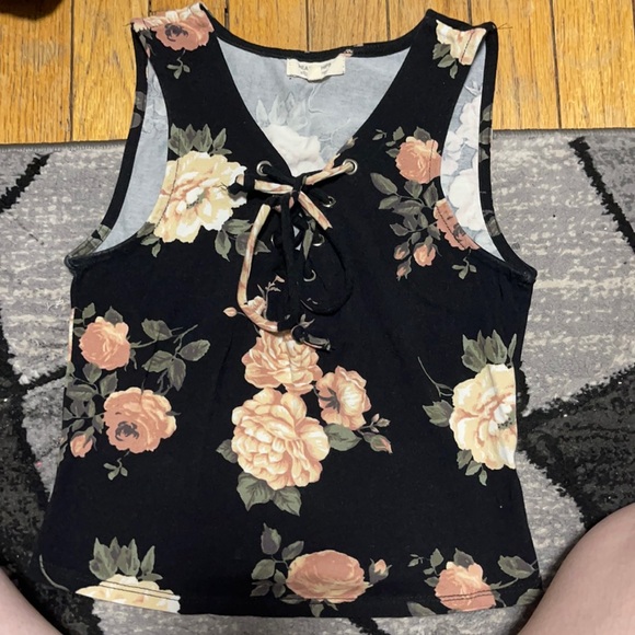 Heart & Hips Tops - crop black and flower crop top